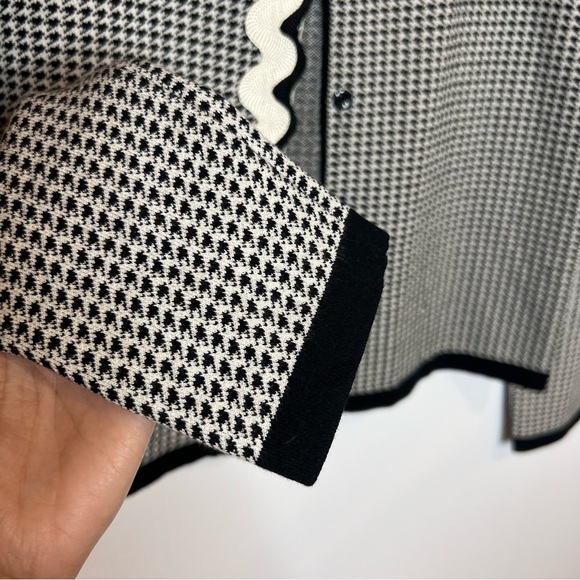 ANN TAYLOR Houndstooth Cardigan. Size Medium - Picture 6 of 8